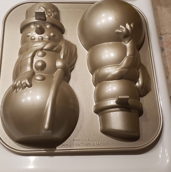 WILLIAMS SONOMA BY NORDIC WARE SNOWMAN CAKE PAN - Picture 3 of 5